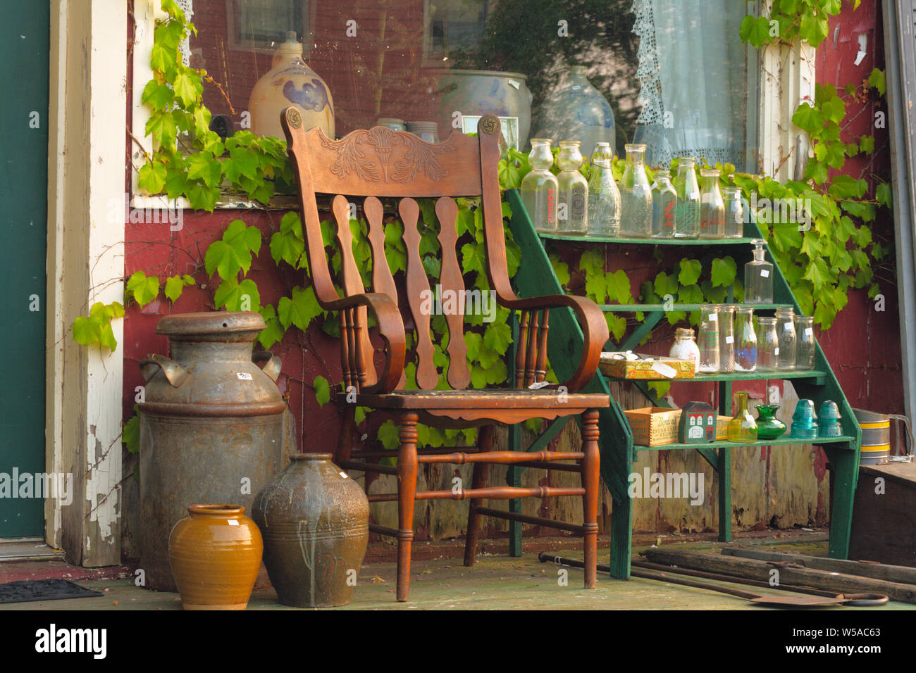 An antique store in Sackets Harbor, Thousand Islands Region, Jefferson County, New York Stock Photo