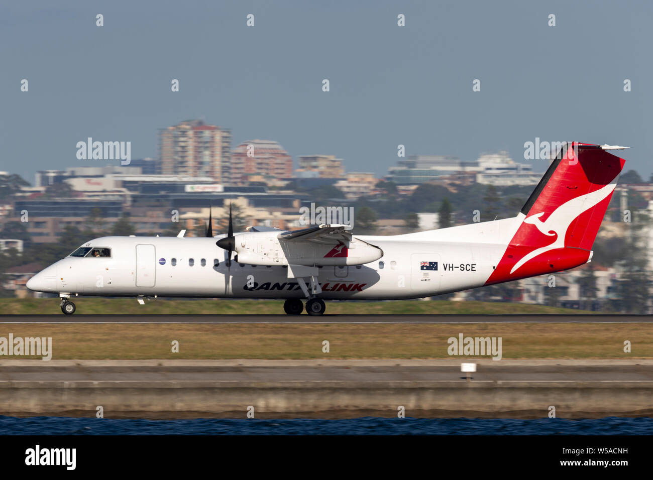 QantasLink (Eastern Australia Airlines) de Havilland Canada Dash 8 twin engine turboprop regional airliner aircra Stock Photo