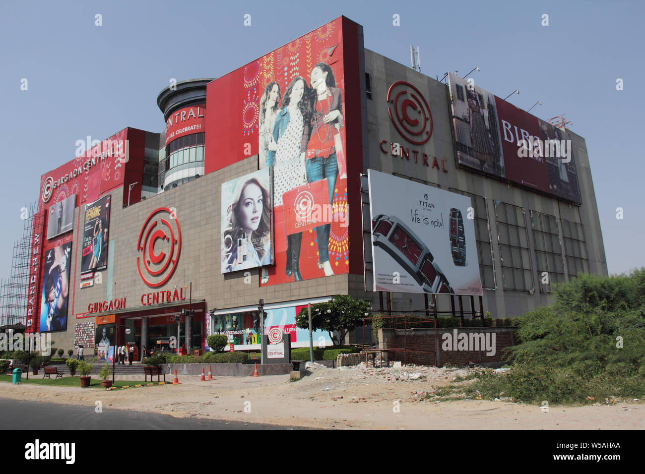 Entrance of a shopping mall, Gurgaon, Haryana, India Stock Photo Alamy