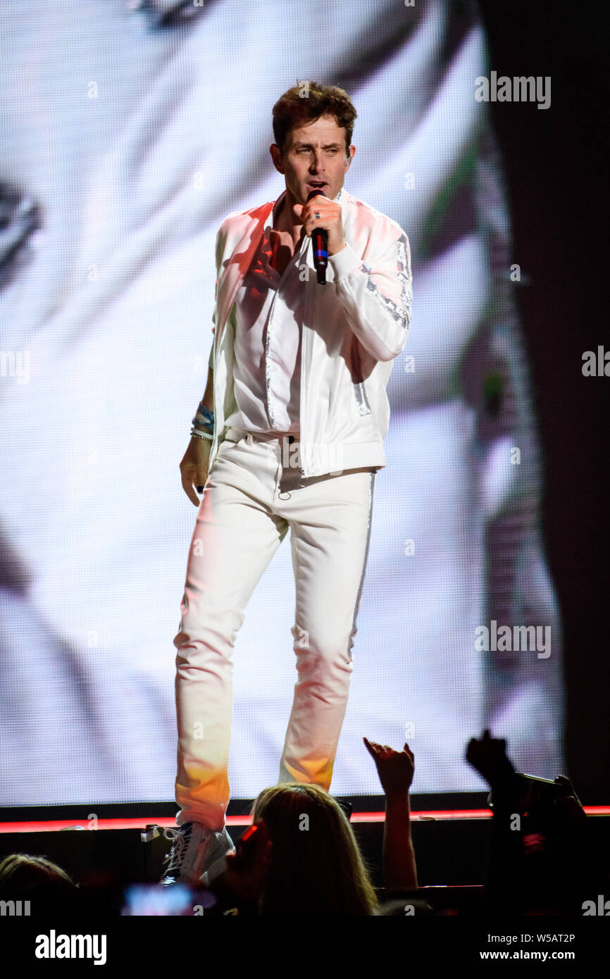 Joey mcintyre hires stock photography and images Alamy