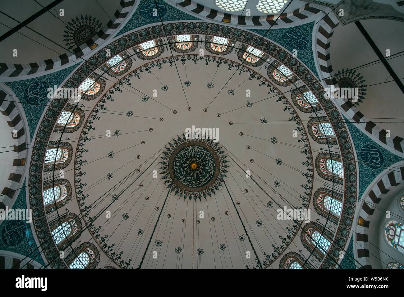Ceiling tile patterns hi-res stock photography and images - Alamy
