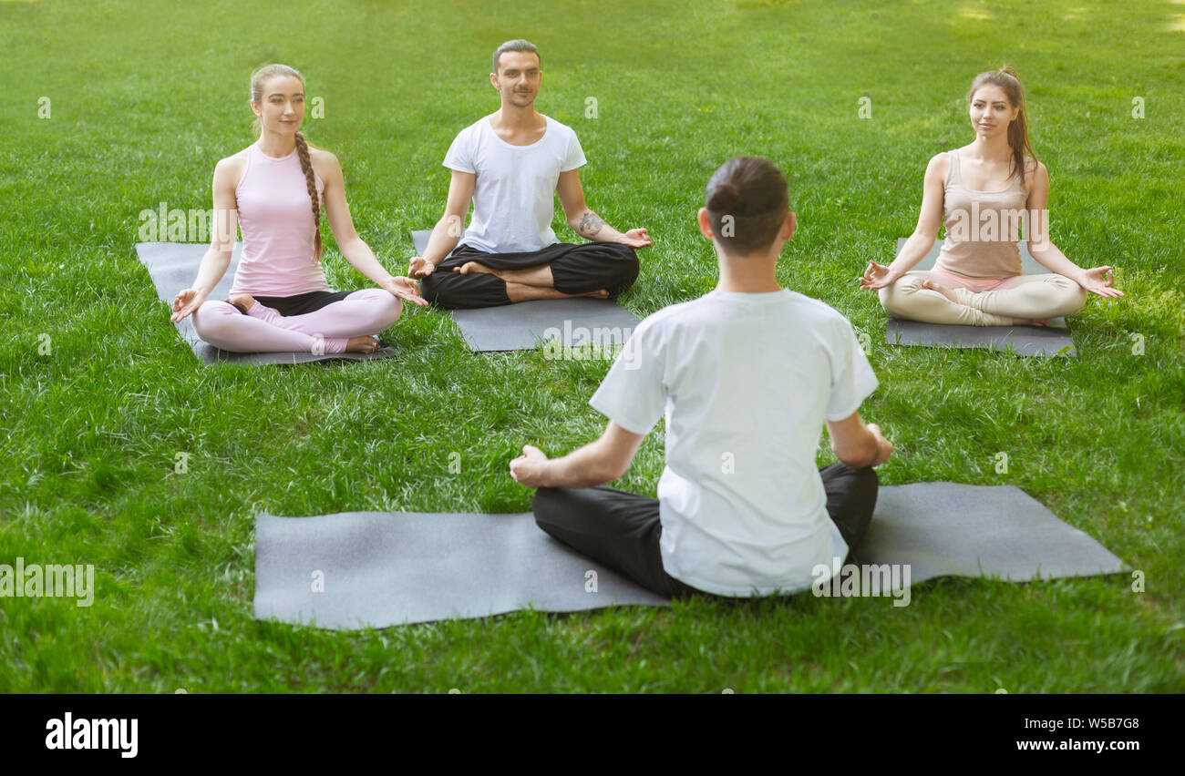 Group young sporty people hi-res stock photography and images - Alamy