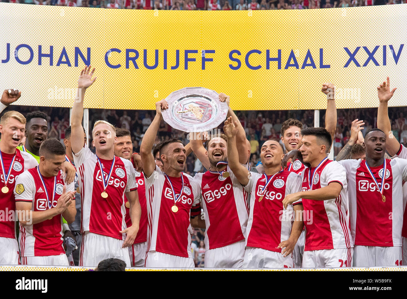 Amsterdam Netherlands 27th July 2019 Amsterdam Johan Cruijff Arena Johan Cruijff Schaal Dutch Supercup Season 2019 2020 Ajax Psv Ajax Players Celebrating The Victory During The Match Ajax Psv Credit Pro
