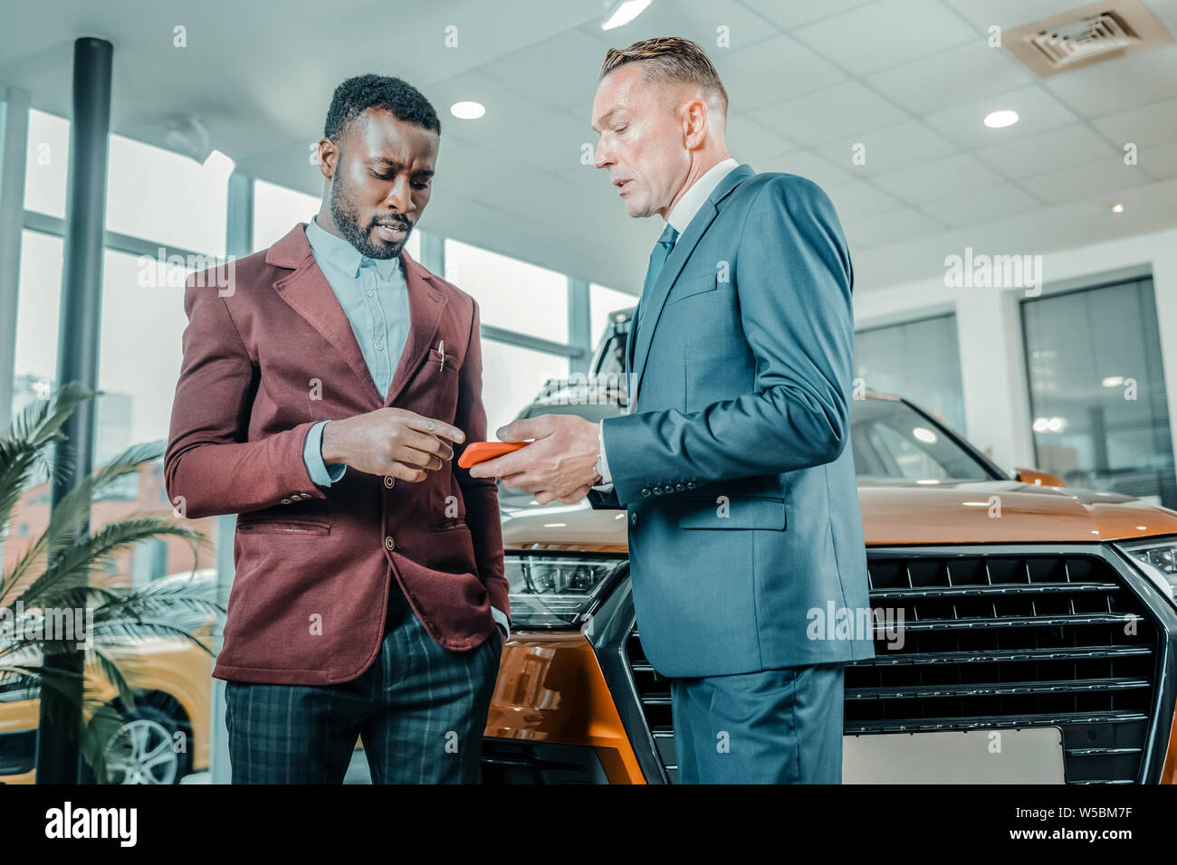 Car characteristics hires stock photography and images Alamy