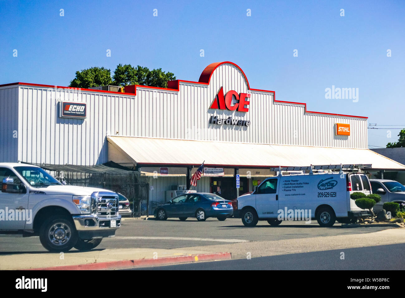 June 26, 2019 Oakdale / CA / USA - ACE Hardware store entrance; ACE Hardware is the world's largest hardware retail cooperative Stock Photo