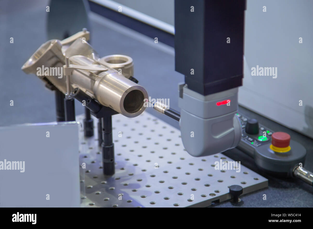 Measuring automotive part on the Coordinate Measuring Machine (CMM