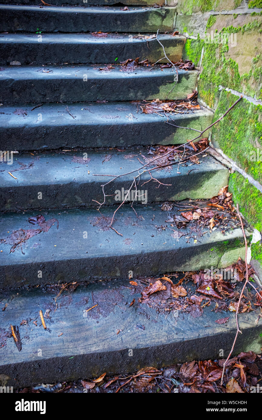 Slippery when wet hires stock photography and images Alamy