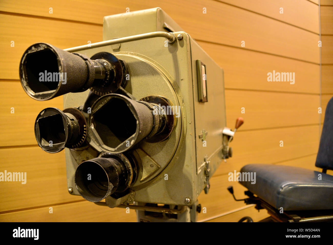 Tv camera old studio hires stock photography and images Alamy