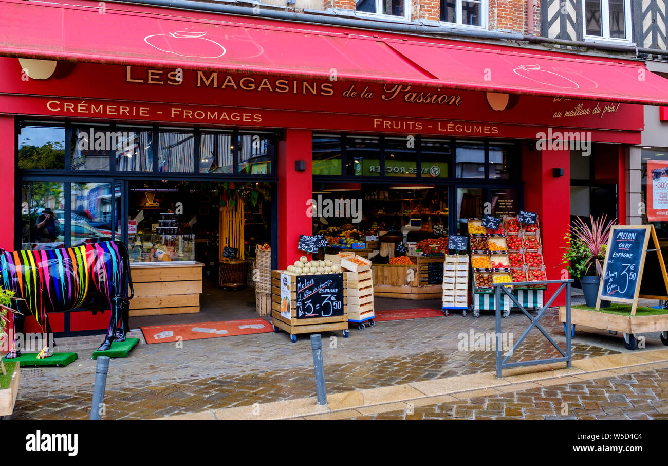 Fruiterer shop hi-res stock photography and images - Alamy