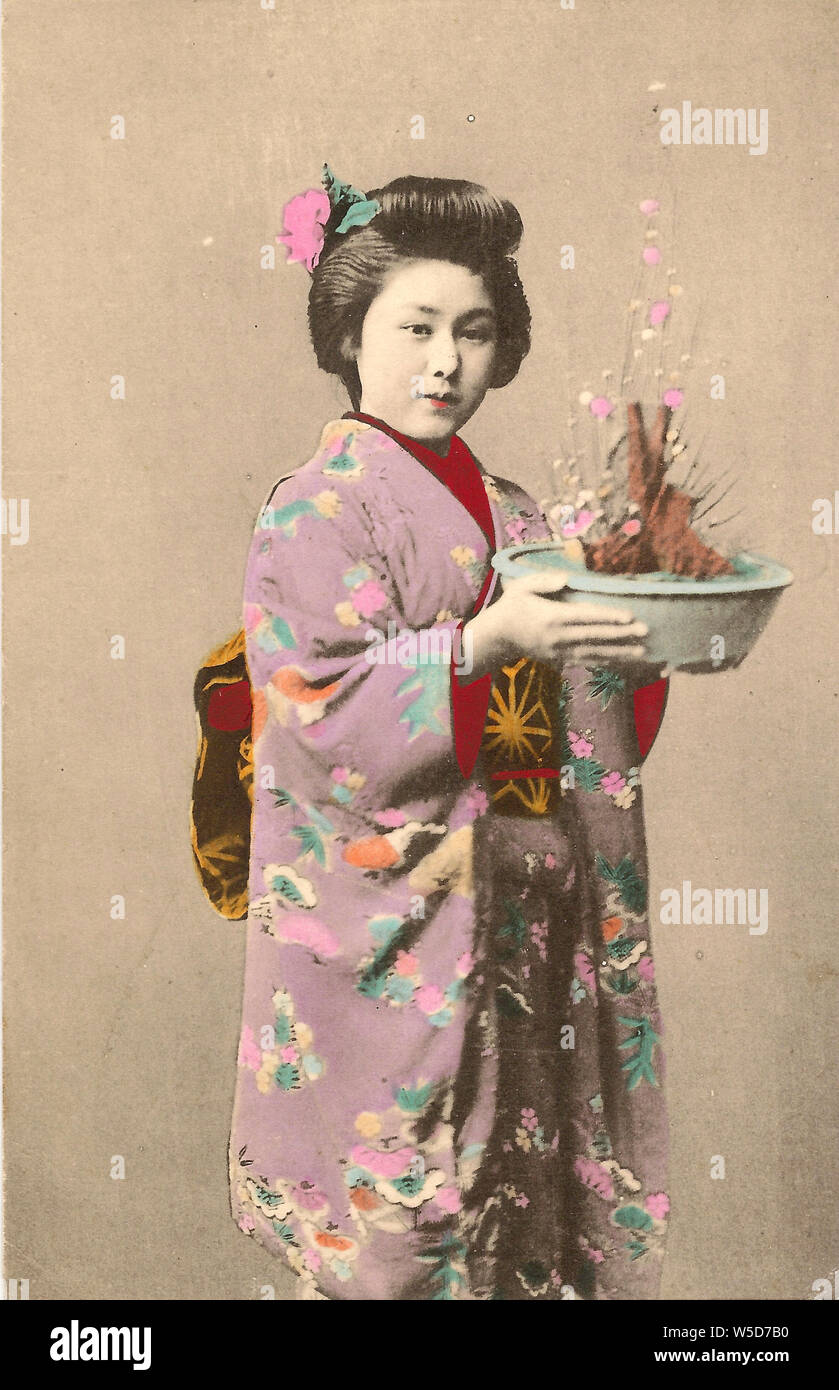 [ 1900s Japan - Japanese Woman with Flower Arrangement ] — Studio photo ...
