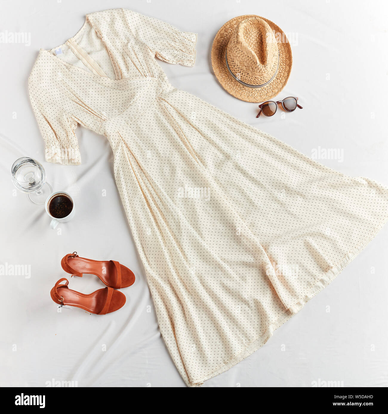 Woman black dress red shoes hi-res stock photography and images - Alamy Woman black dress red shoes hi-res stock photography and images - Alamy