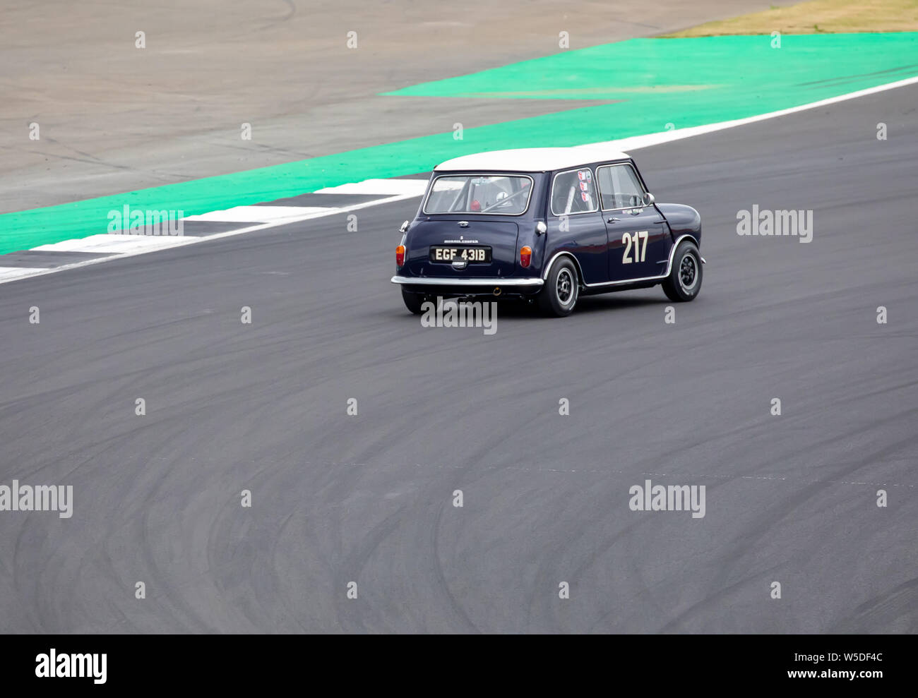 Qualifying: Transatlantic Trophy for Pre ’66 Touring Cars at Silverstone Classic Stock Photo