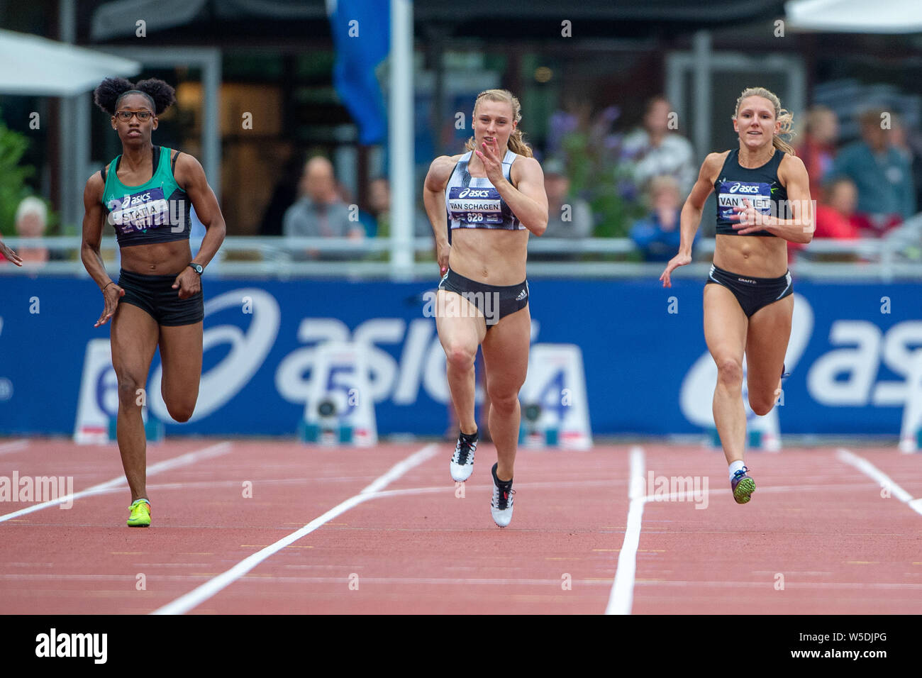 The Hague, Netherlands. 28th July, 2019. THE HAGUE, 28-07-2019, Dutch  Athletics Championships, NK Atletiek Final day, HAAG Atletiek, Final 200m  women, Nargélis Statia (L), Tessa van Schagen (M) and Leonie Van Vliet (