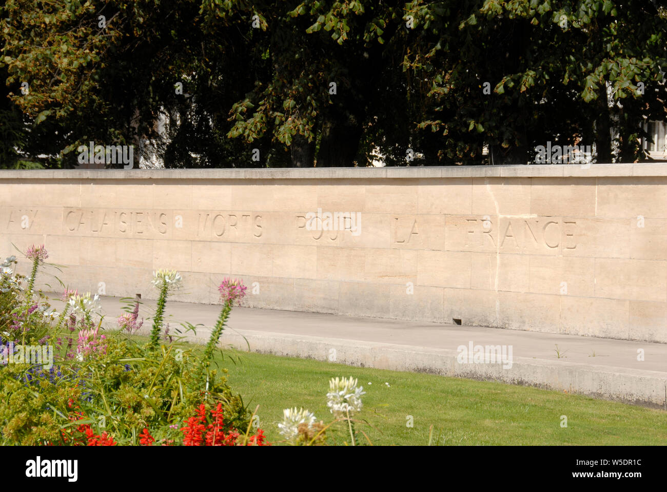 Words 'morts pour la France'  in wall of war memorial, Calais, France Stock Photo