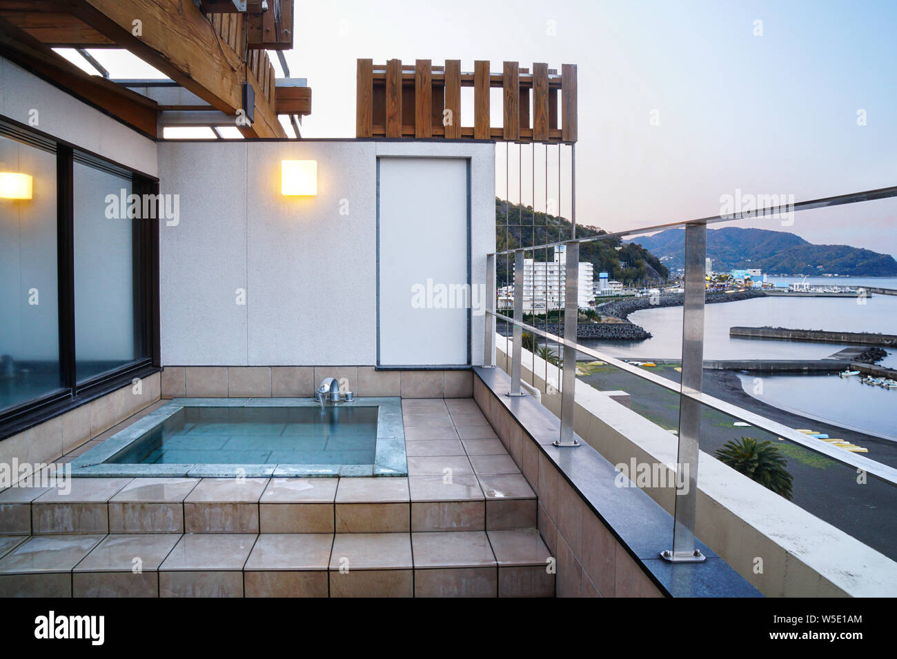 Japanese hot spring bath (onsen Stock Photo Alamy