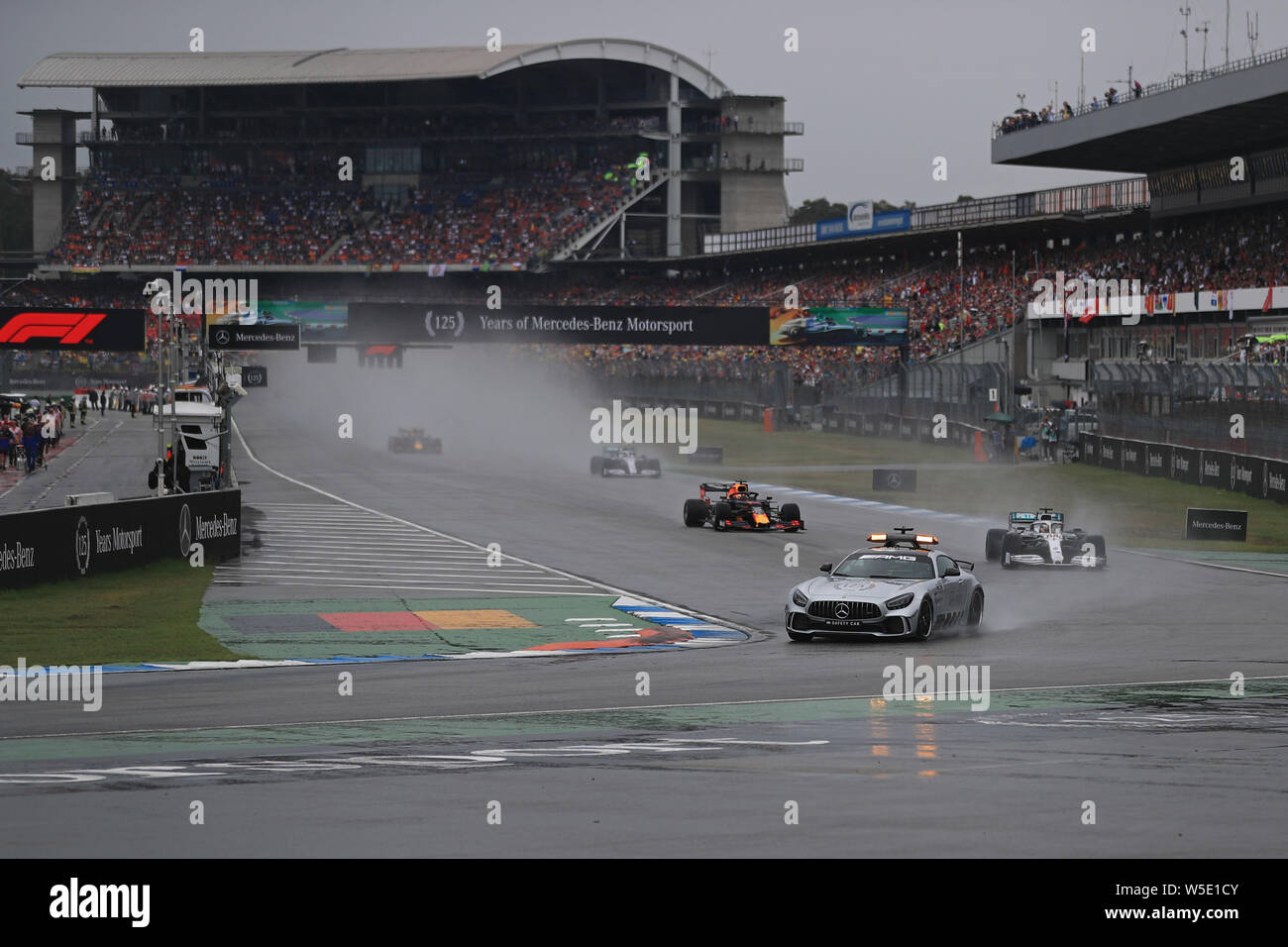 Mercedes benz formula 1 race car hi-res stock photography and images ...