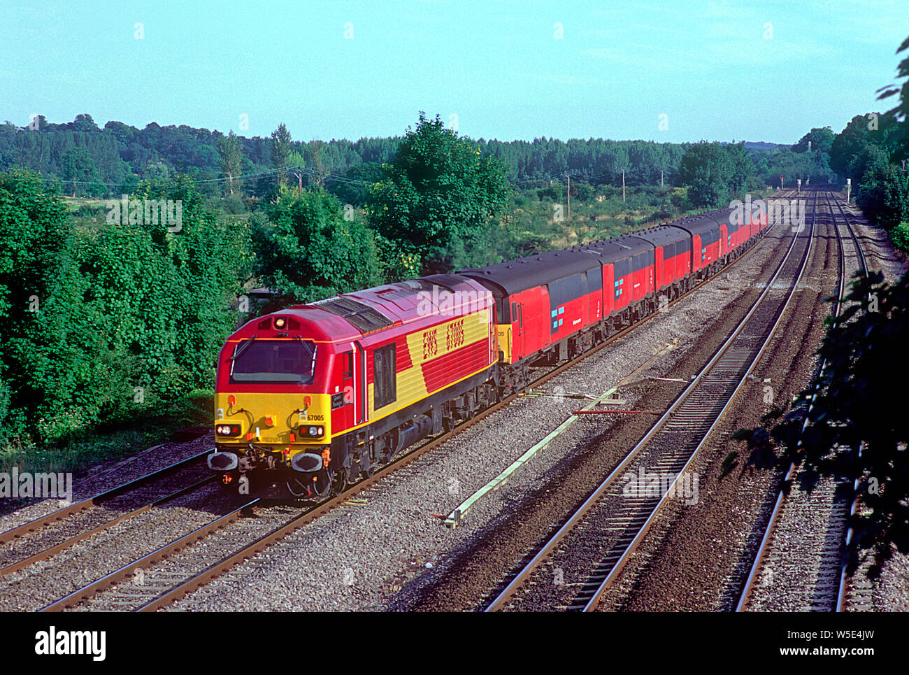 A class 67 diesel locomotive number 67005 working a train of mail vans at Lower Basildon on the 28th August 2001. Stock Photo