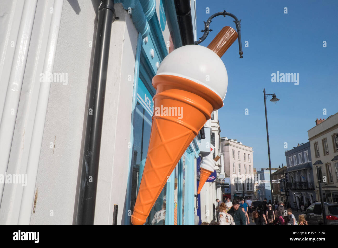 Tenby ice cream hires stock photography and images Alamy