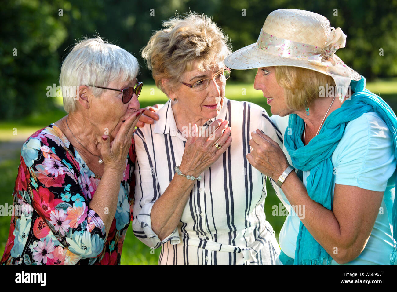 Three old ladies hi-res stock photography and images - Alamy