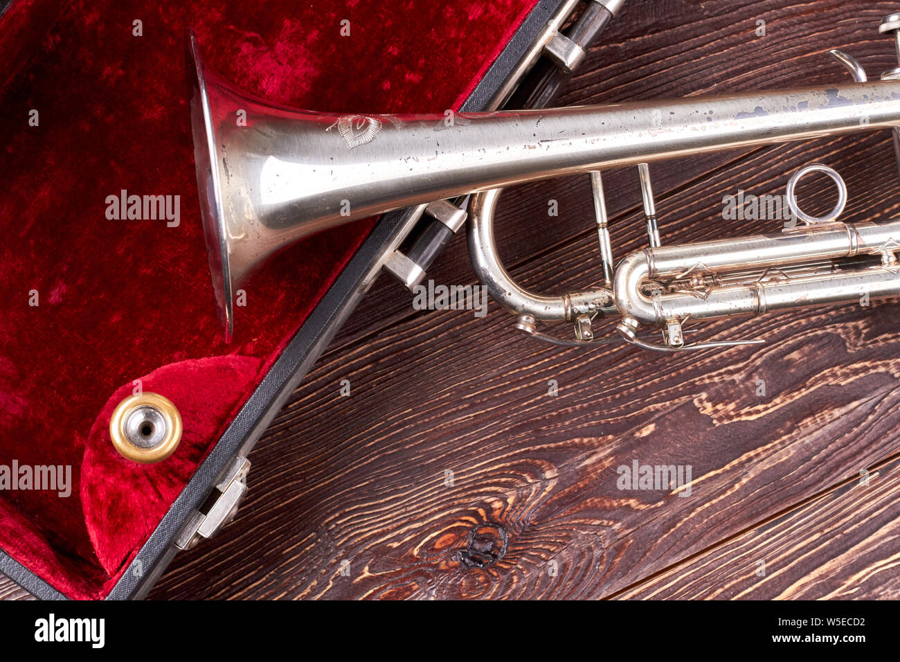 Old classical trumpet and velvet case Stock Photo Alamy