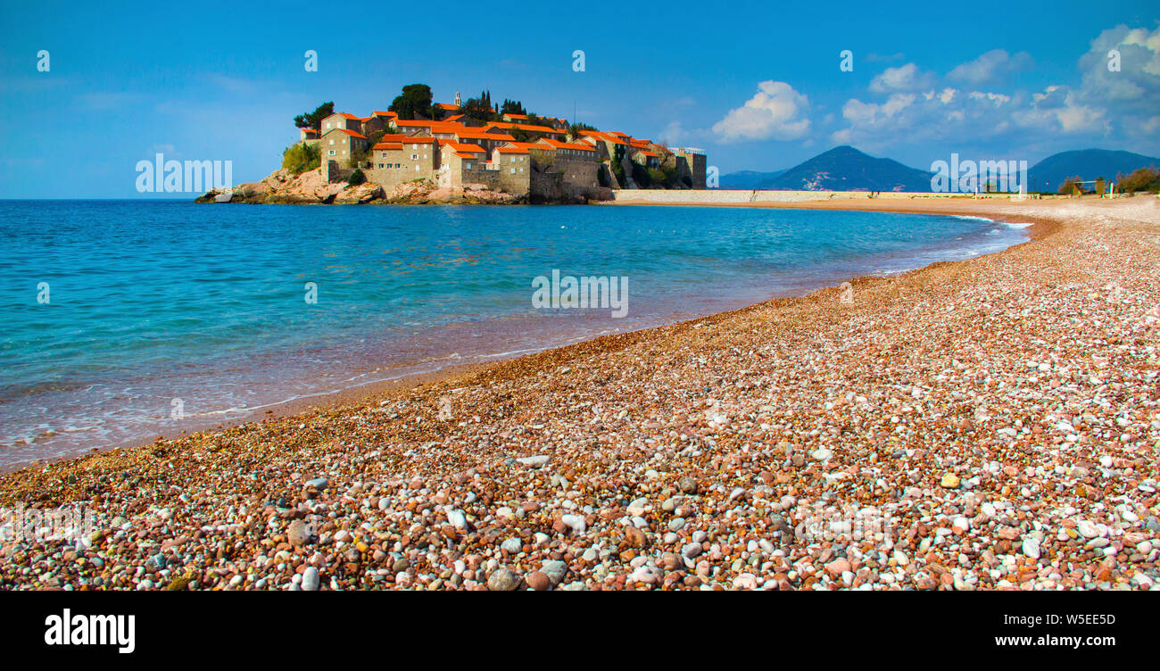 Beautiful crystal clear sea hi-res stock photography and images - Alamy
