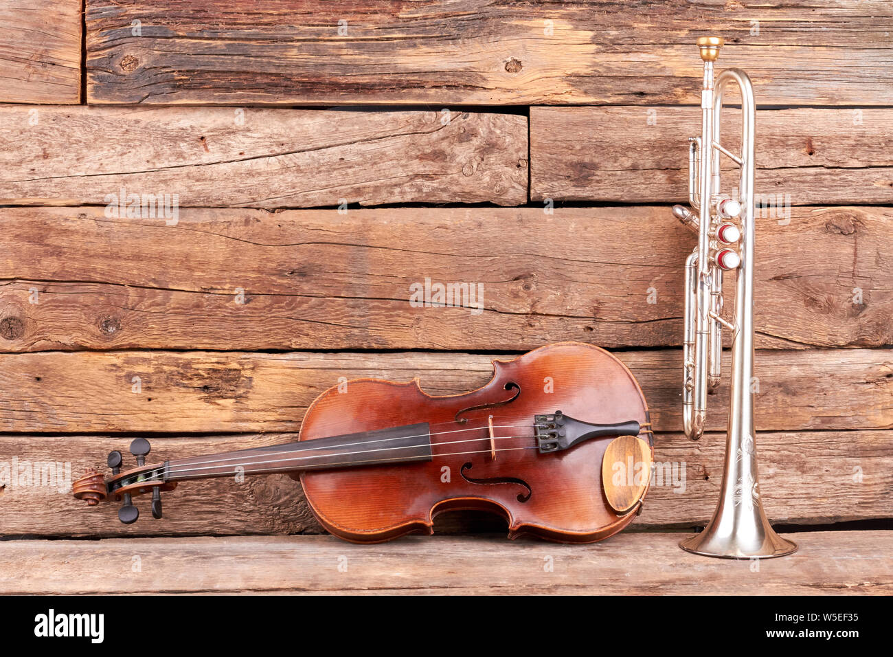 Classic music violin and trumpet Stock Photo Alamy