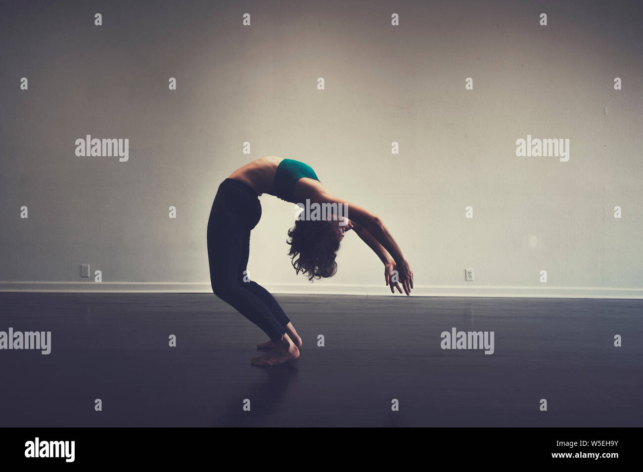 Simple standing yoga pose hi-res stock photography and images - Alamy