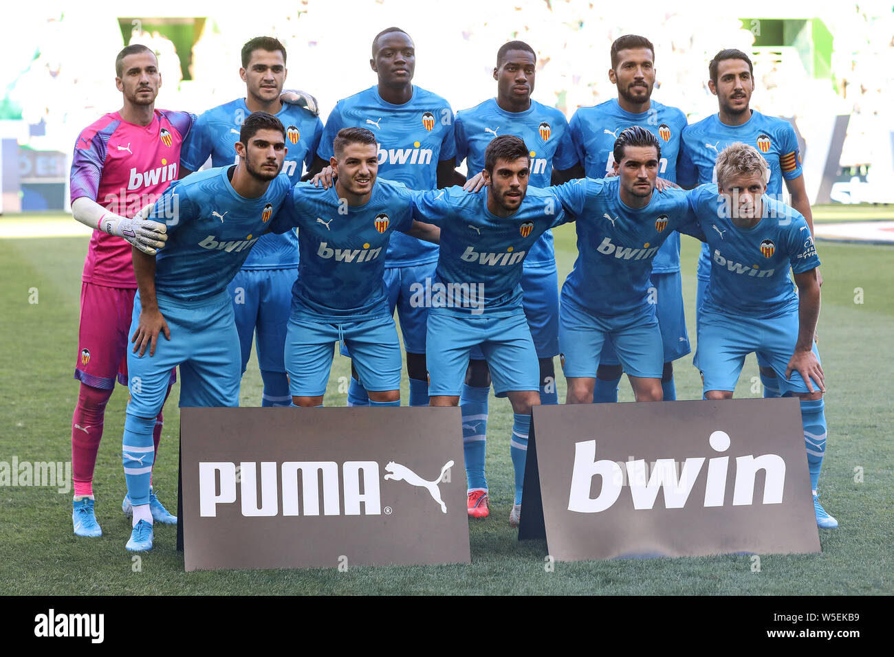 Lisbon, Portugal. 28th July, 2019. Valencia CF team pose for a photo before the Finals of Pre-Season Five Violins 2019 Trophy football match between Sporting CP vs Valencia CF.(Final score: Sporting CP 1-2 Valencia CF) Credit: SOPA Images Limited/Alamy Live News Stock Photo
