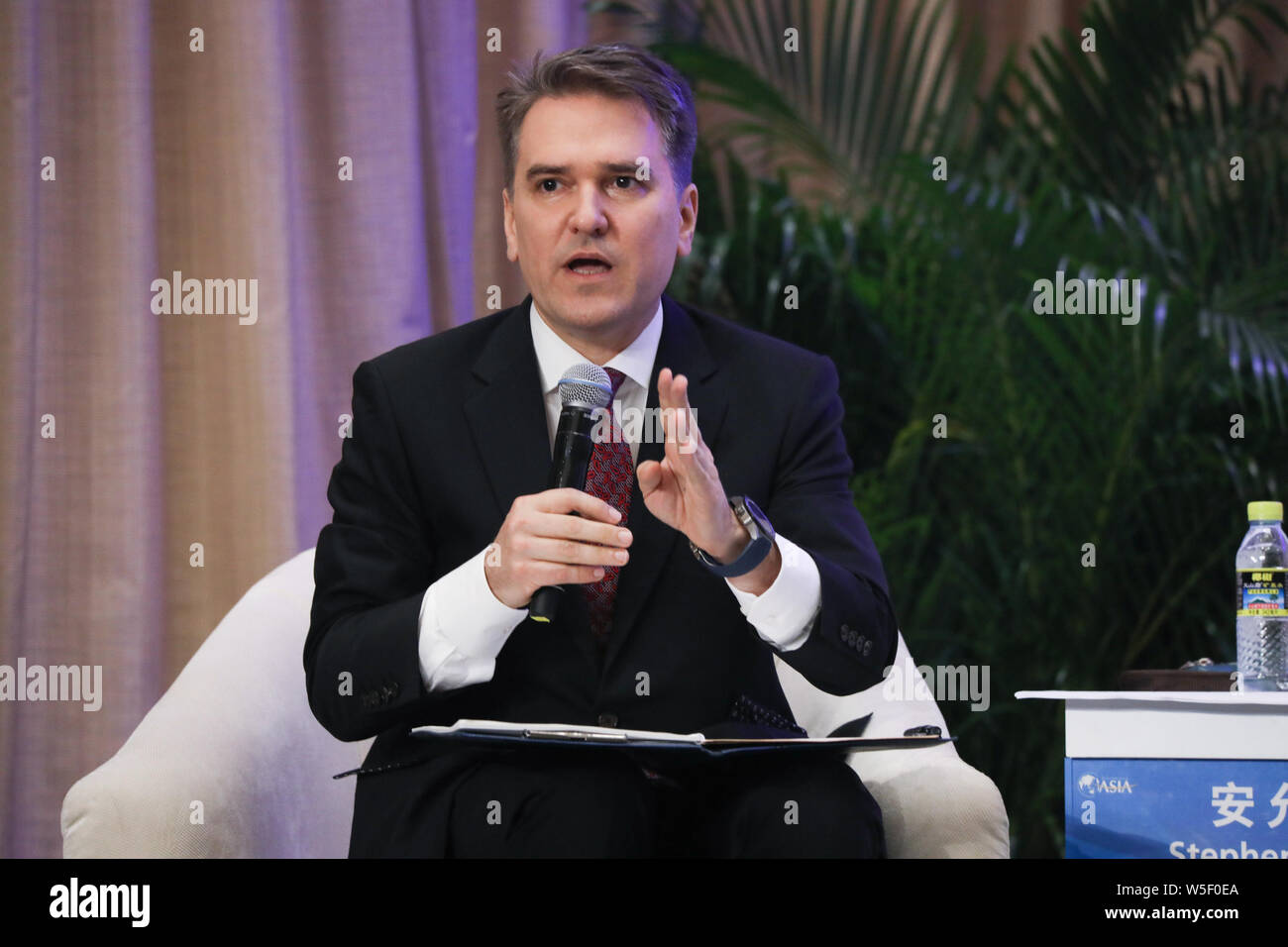 Stephen Engle, Chief North Asia Correspondent of Bloomberg Television ...