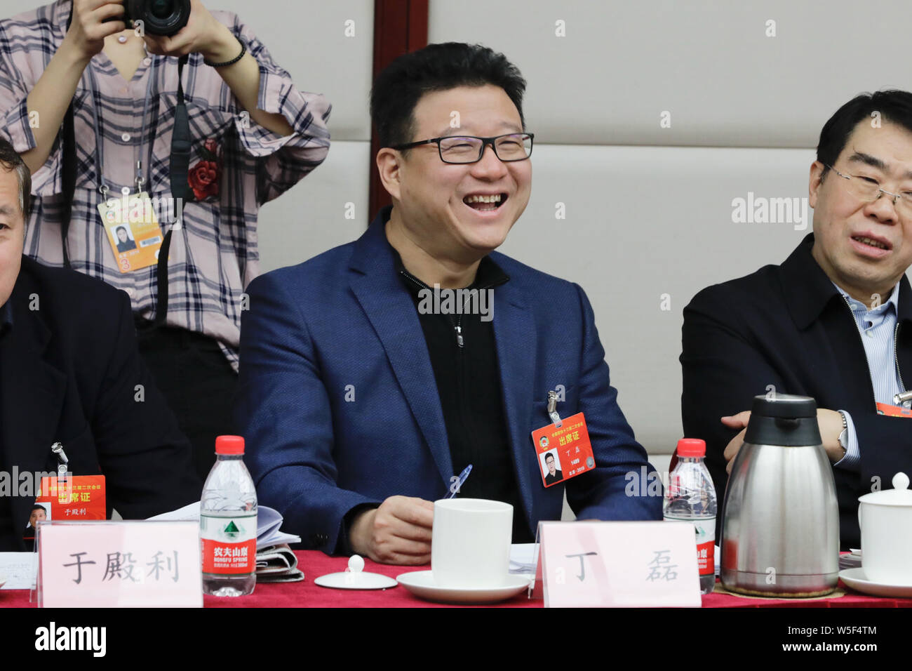 William Ding or Ding Lei, CEO of Netease (163.com), and Charles Zhang Chaoyang, Chairman and CEO of Chinese Internet portal Sohu.com, attends a panel Stock Photo