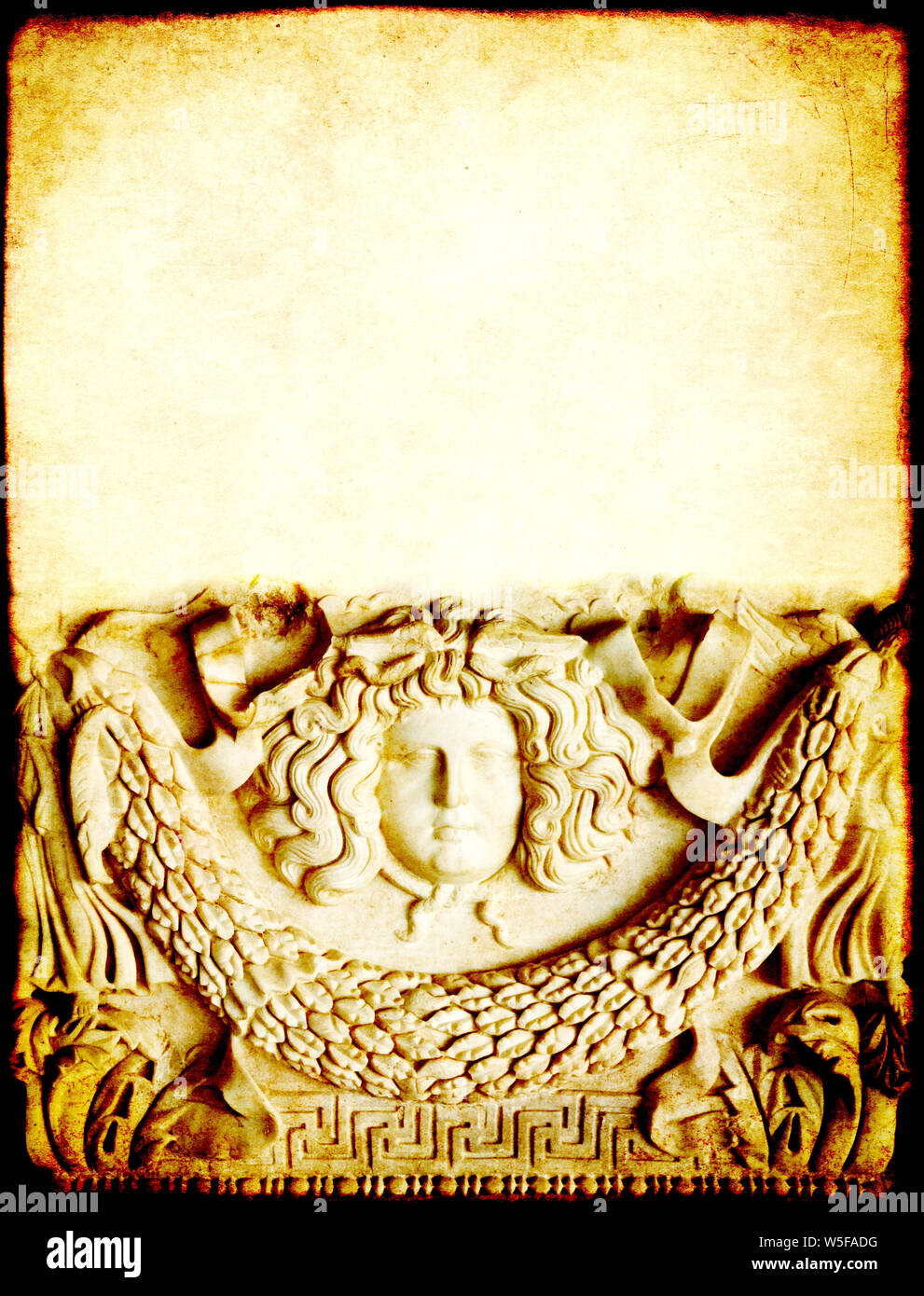 Gorgon head hi-res stock photography and images - Alamy