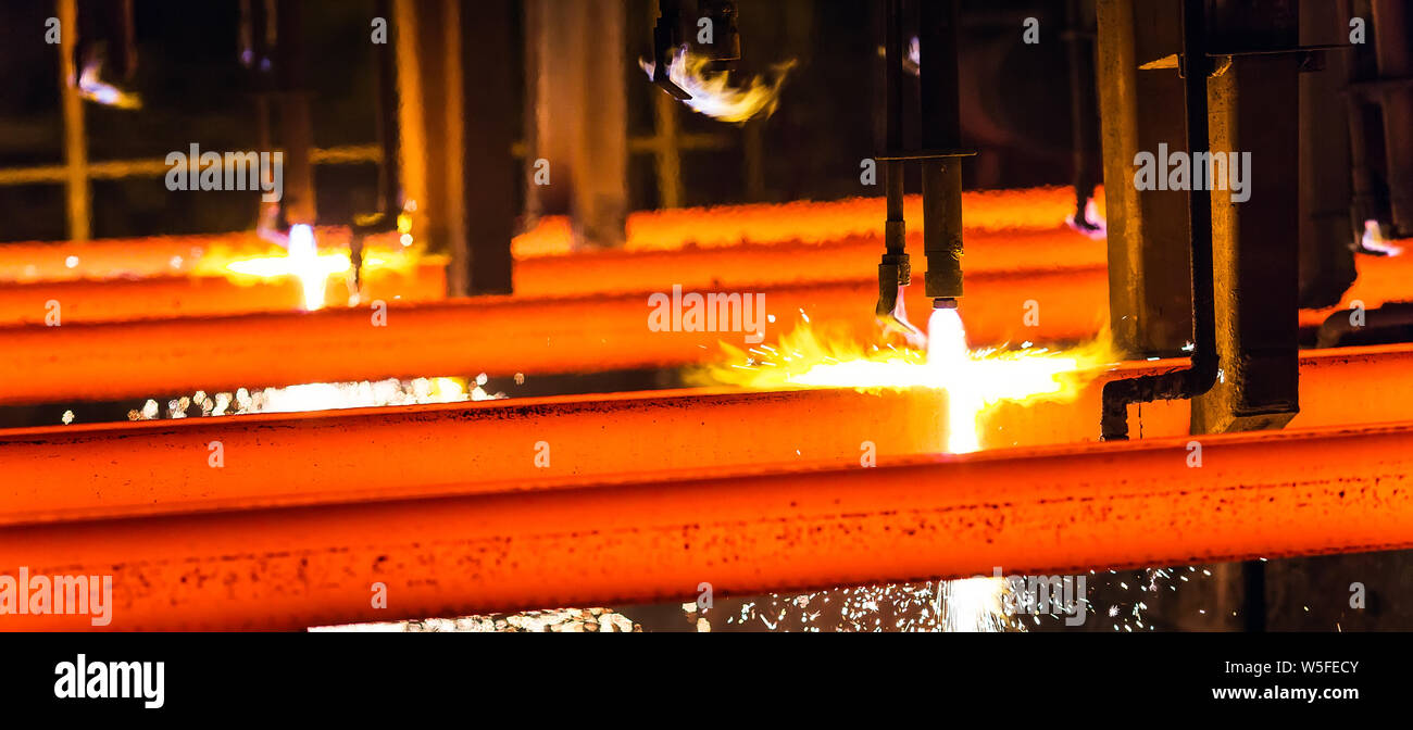 Torch cutting steel slab hi-res stock photography and images - Alamy