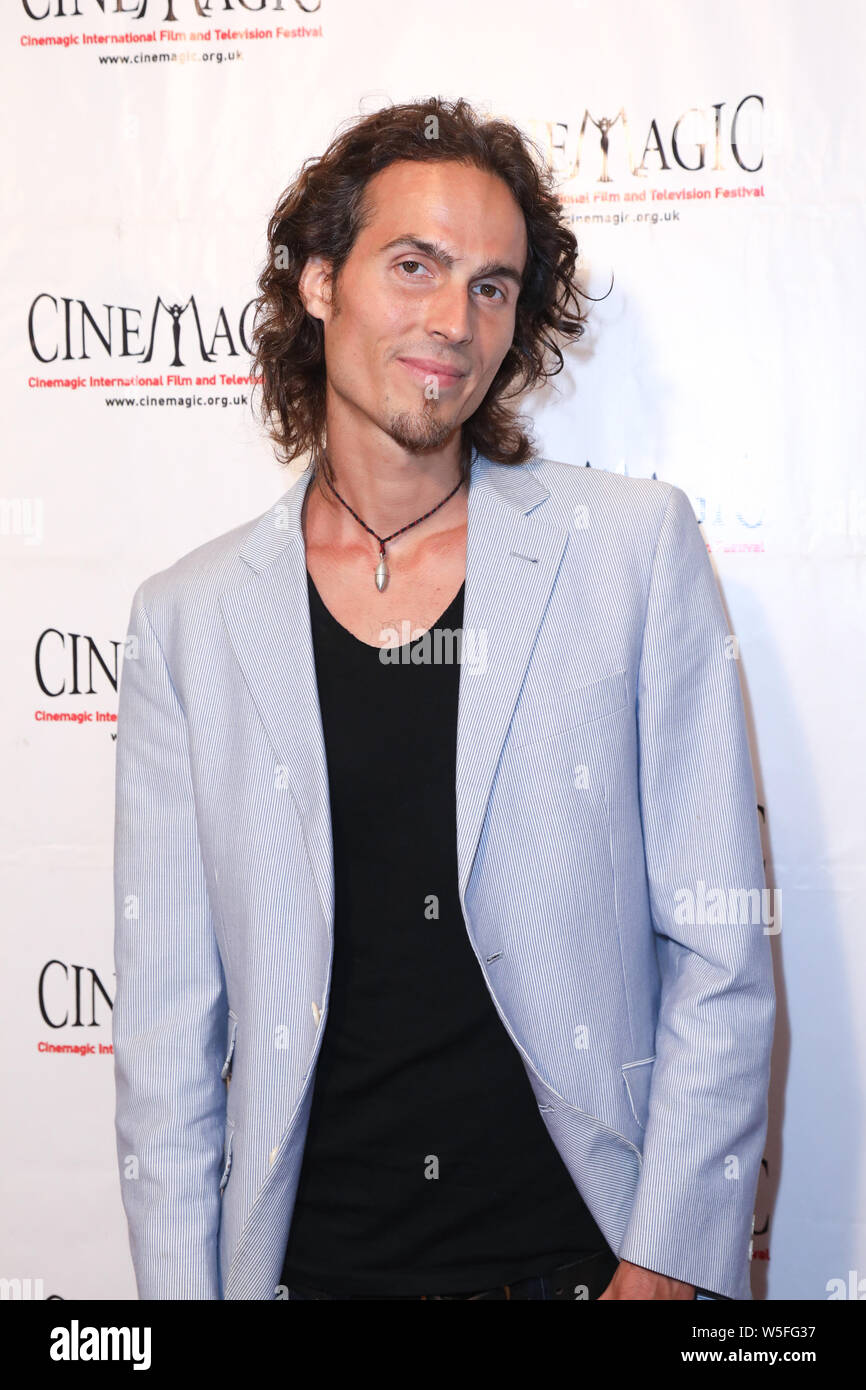 Arts dylan hi-res stock photography and images - Page 16 - Alamy