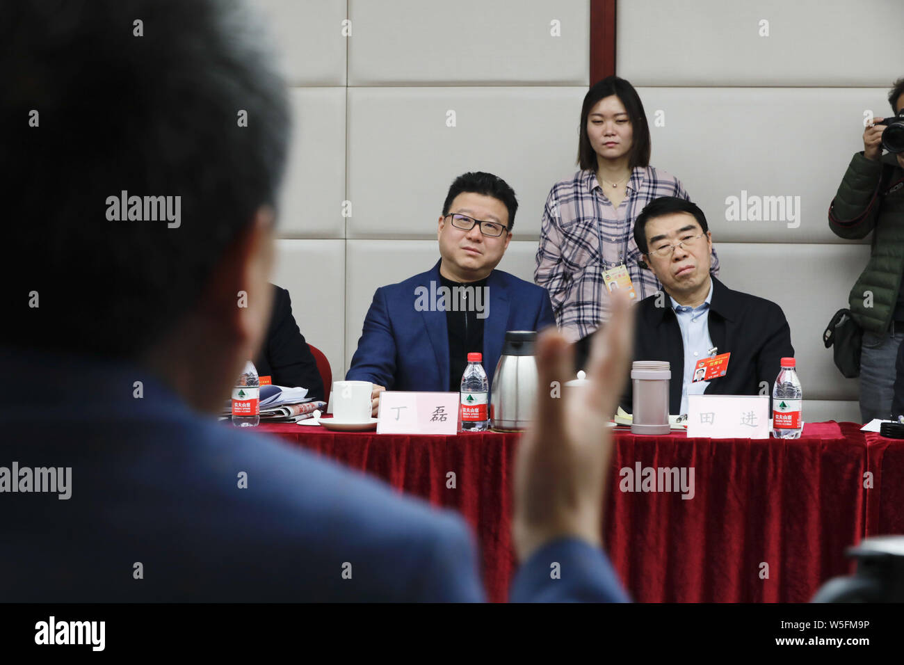 William Ding or Ding Lei, CEO of Netease (163.com), and Charles Zhang Chaoyang, Chairman and CEO of Chinese Internet portal Sohu.com, attends a panel Stock Photo