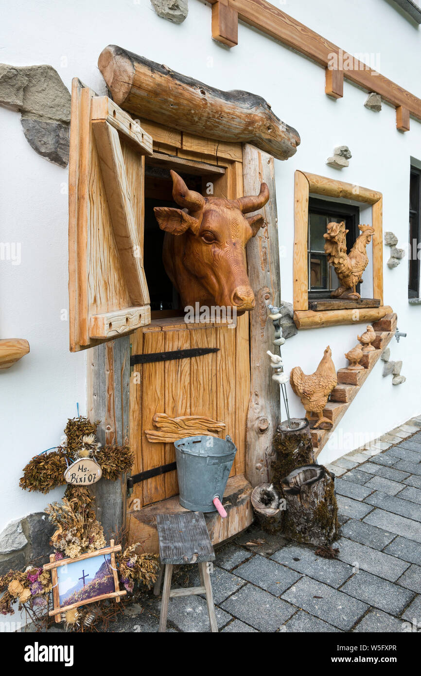 Austria, Tyrol, Naturpark Tiroler Lech, Lechtal, Stanzach, wood carving Stock Photo