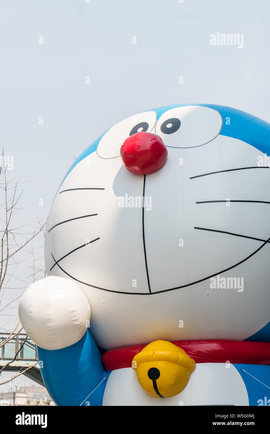 Doraemon celebra el cumpleaños de 100 años antes de Hong Kong. 25-Aug-2012  Fotografía de stock - Alamy