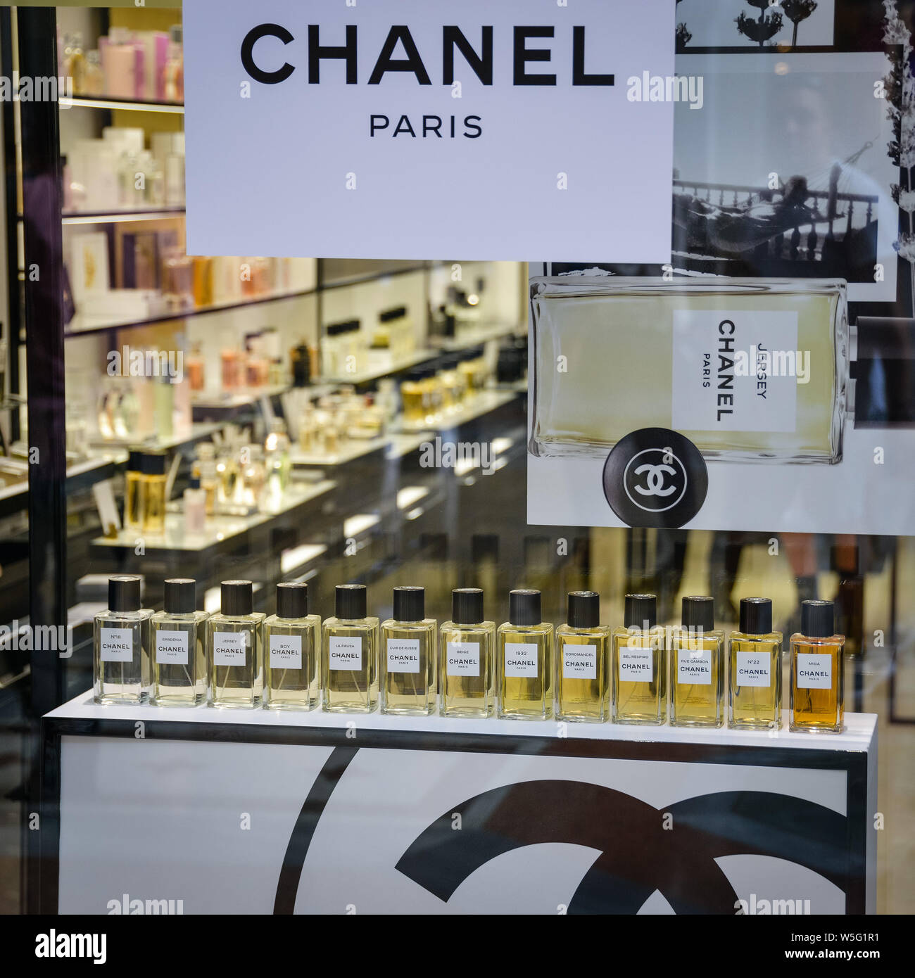 Milan Italy September 21 18 Chanel Store In Milan Montenapoleone Area Fashion Week Chanel Shopping Stock Photo Alamy