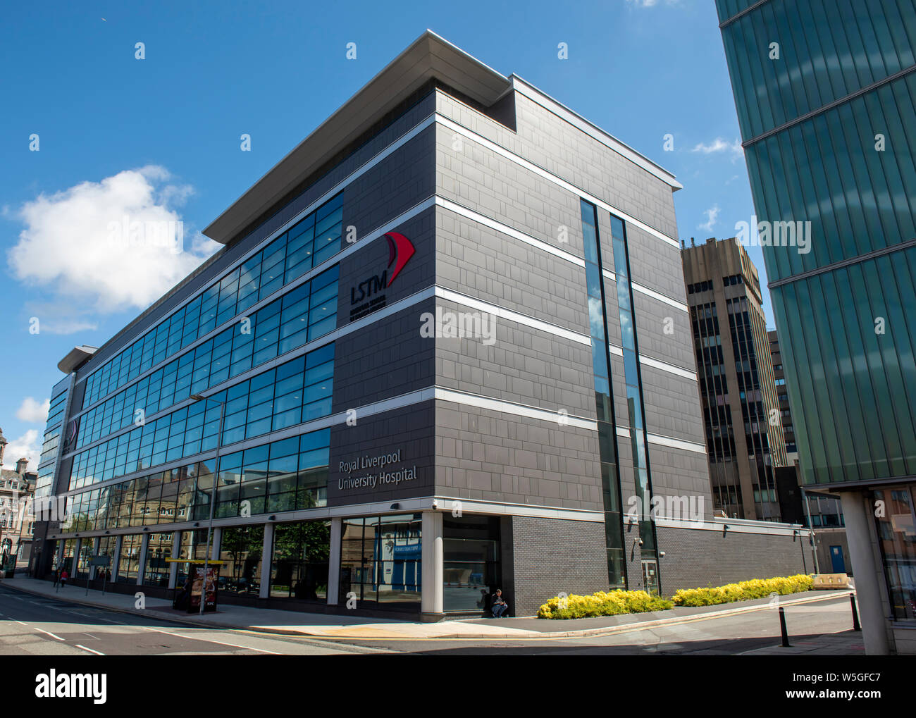 Liverpool school of tropical medicine hires stock photography and