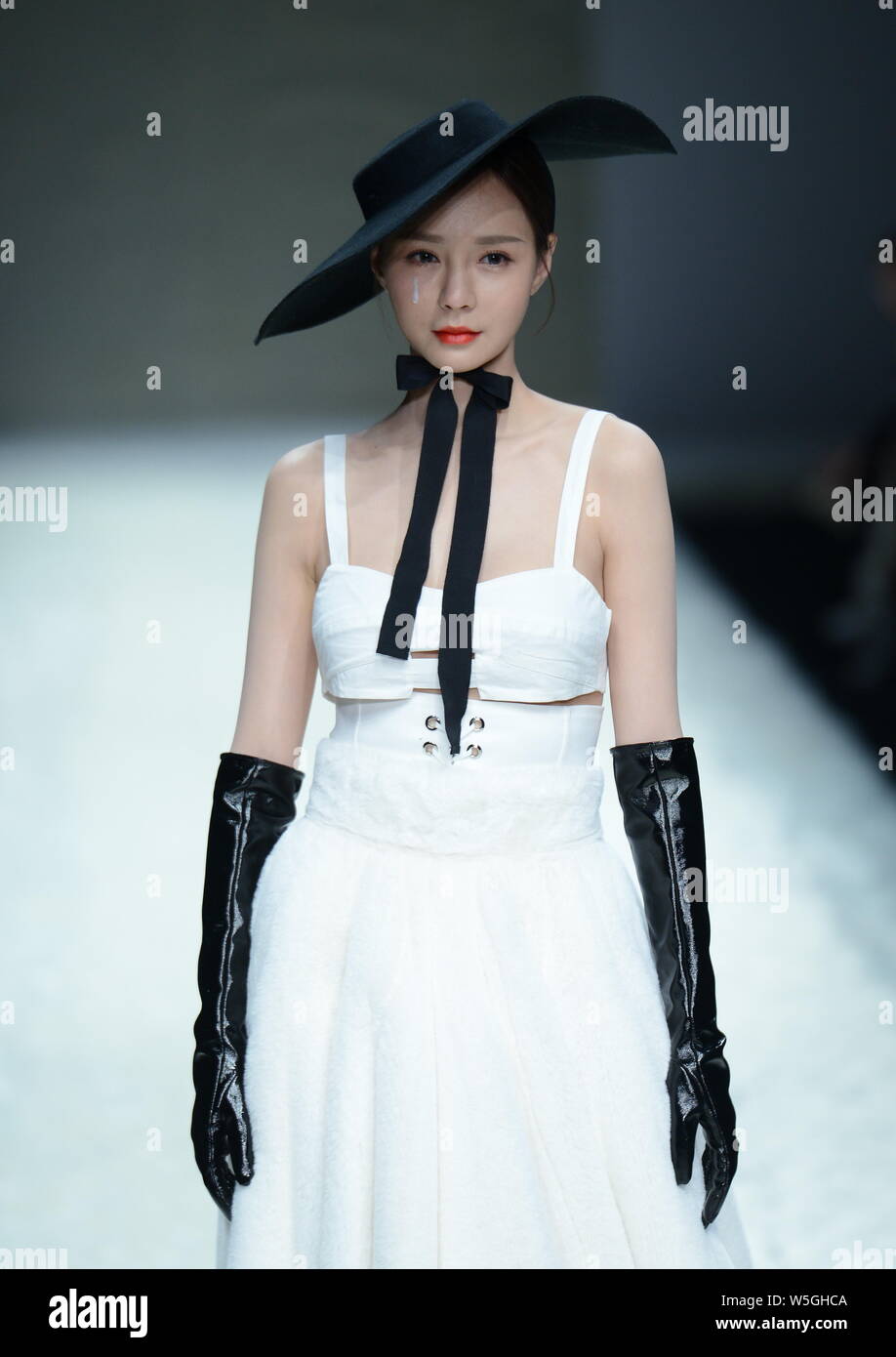 Chinese actress, host and model Shen Mengchen displays a new creation ...