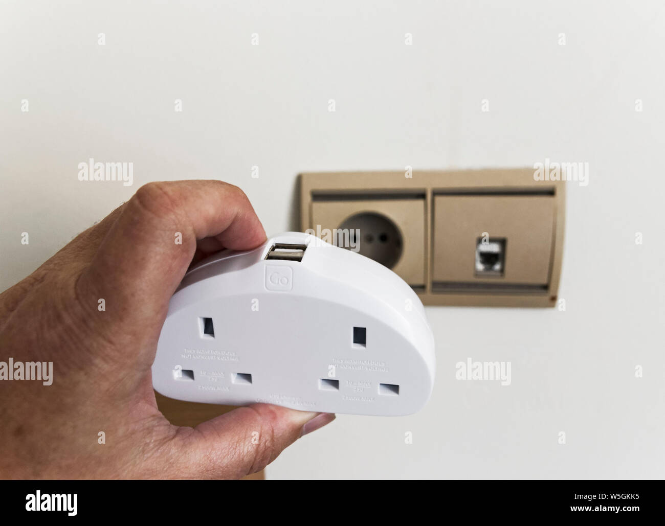 Uk socket two pin plug hires stock photography and images Alamy