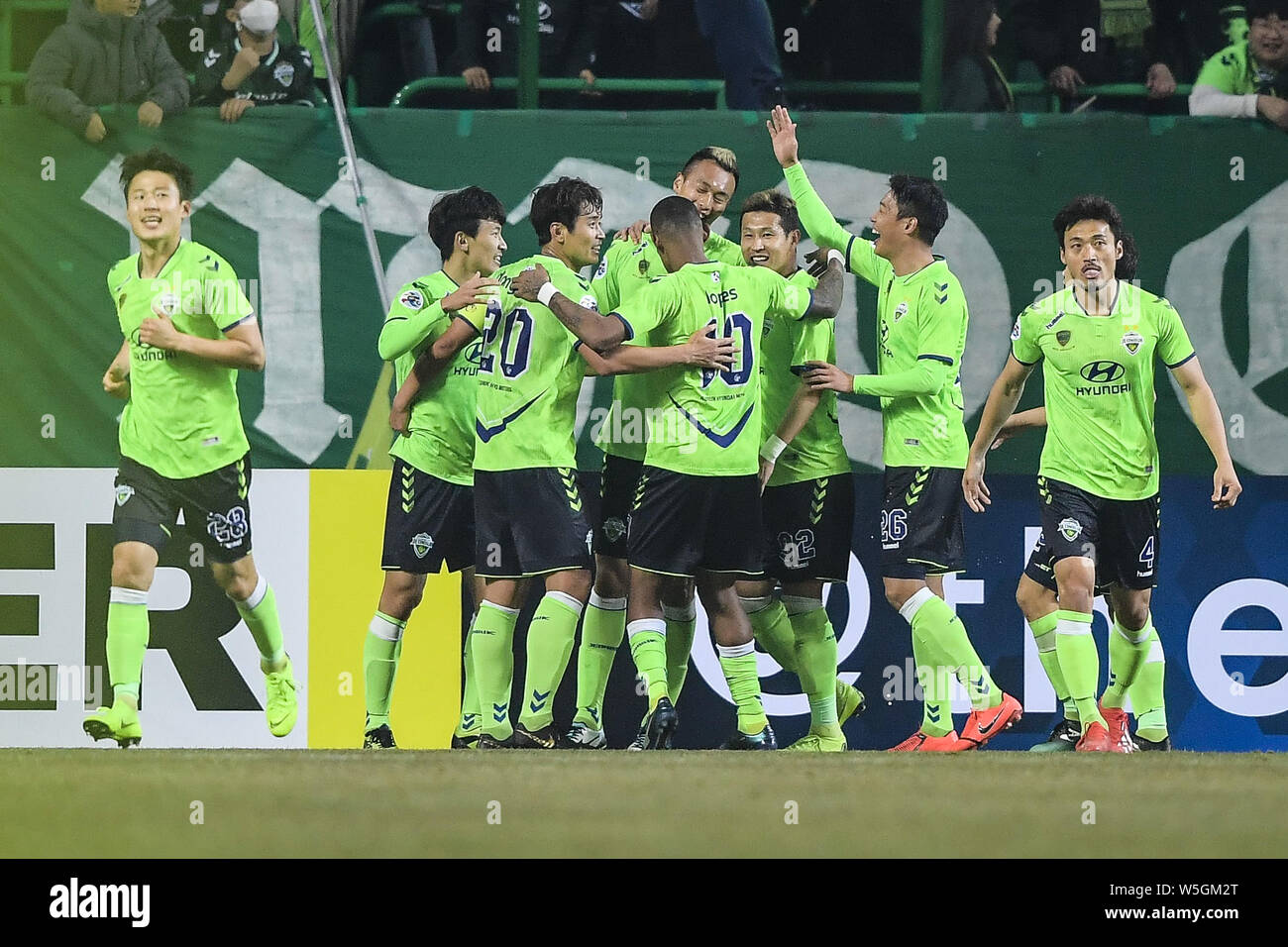 Kim Shin Wook Of South Korea S Jeonbuk Hyundai Motors F C Celebrates With Teammates After Scoring A Goal Against China S Beijing Sinobo Guoan F C In Stock Photo Alamy