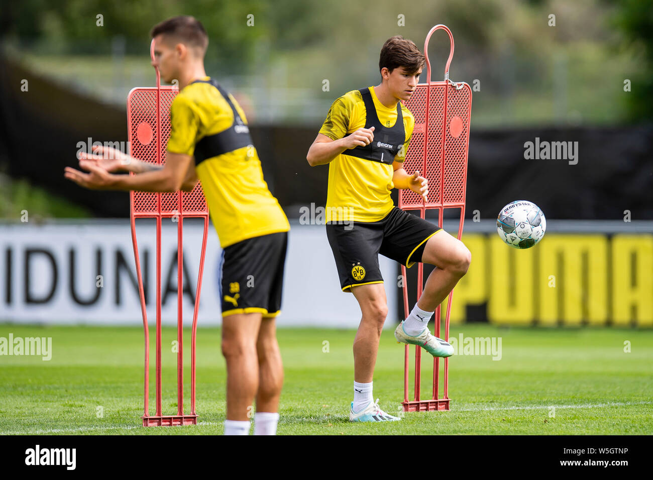 Bad Ragaz, Switzerland. 29th July, 2019. Soccer, training camp Borussia:  Dortmund Dortmund's Leonardo Balerdi (r.) in action. Credit: David  Inderlied/dpa/Alamy Live News Stock Photo - Alamy