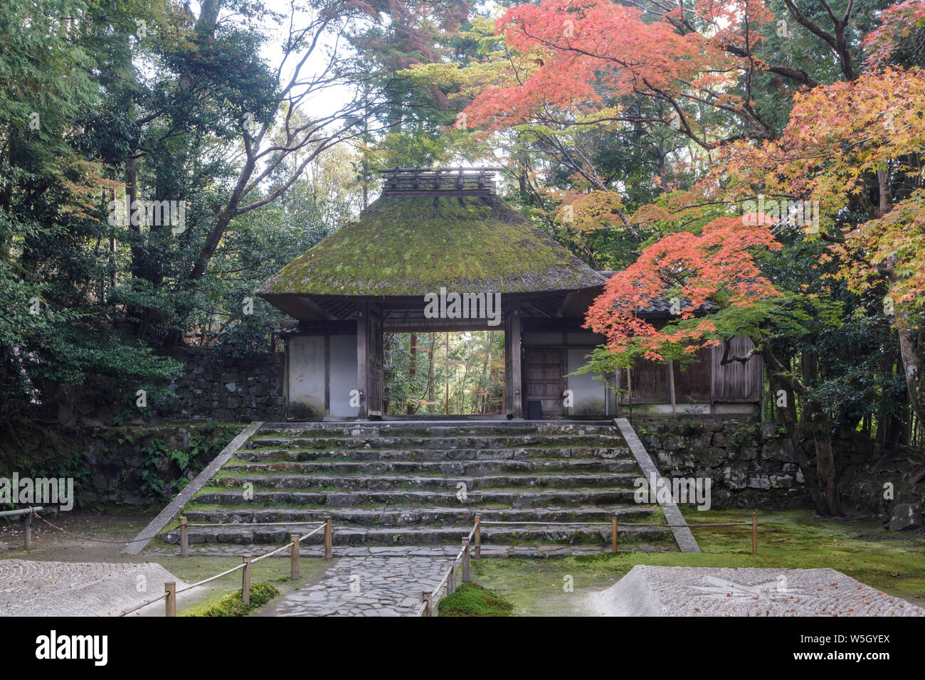 Autumn color in Honen-in temple, a Buddhist temple located on the Philosopher's Walk, Kyoto, Japan, Asia Stock Photo