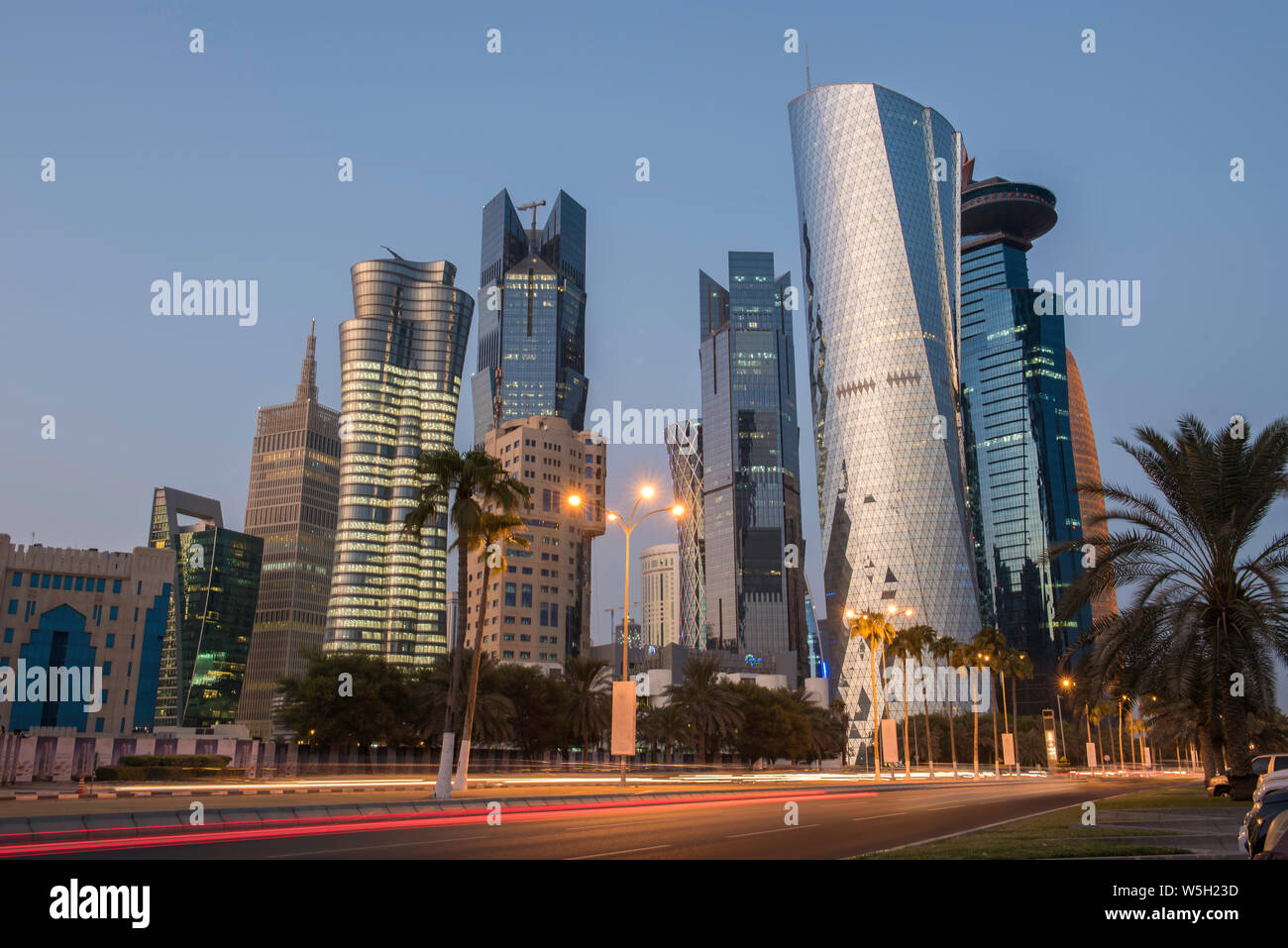 The skyline of the modern and high-rising city of Doha in Qatar, Middle East. - Doha's Corniche in West Bay, Doha, Qatar Stock Photo