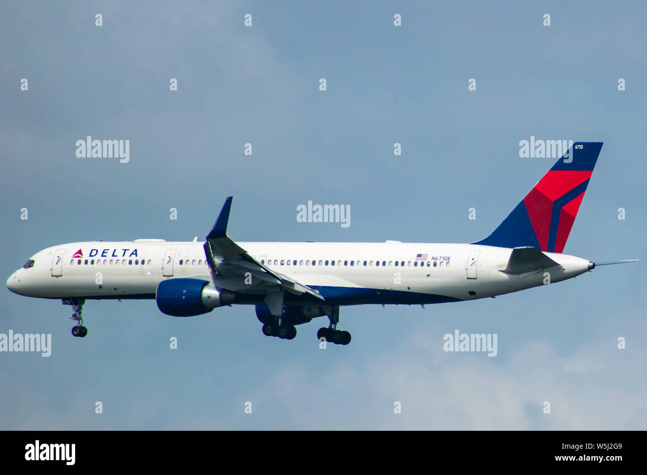 Delta airlines ticket counter hires stock photography and images Alamy