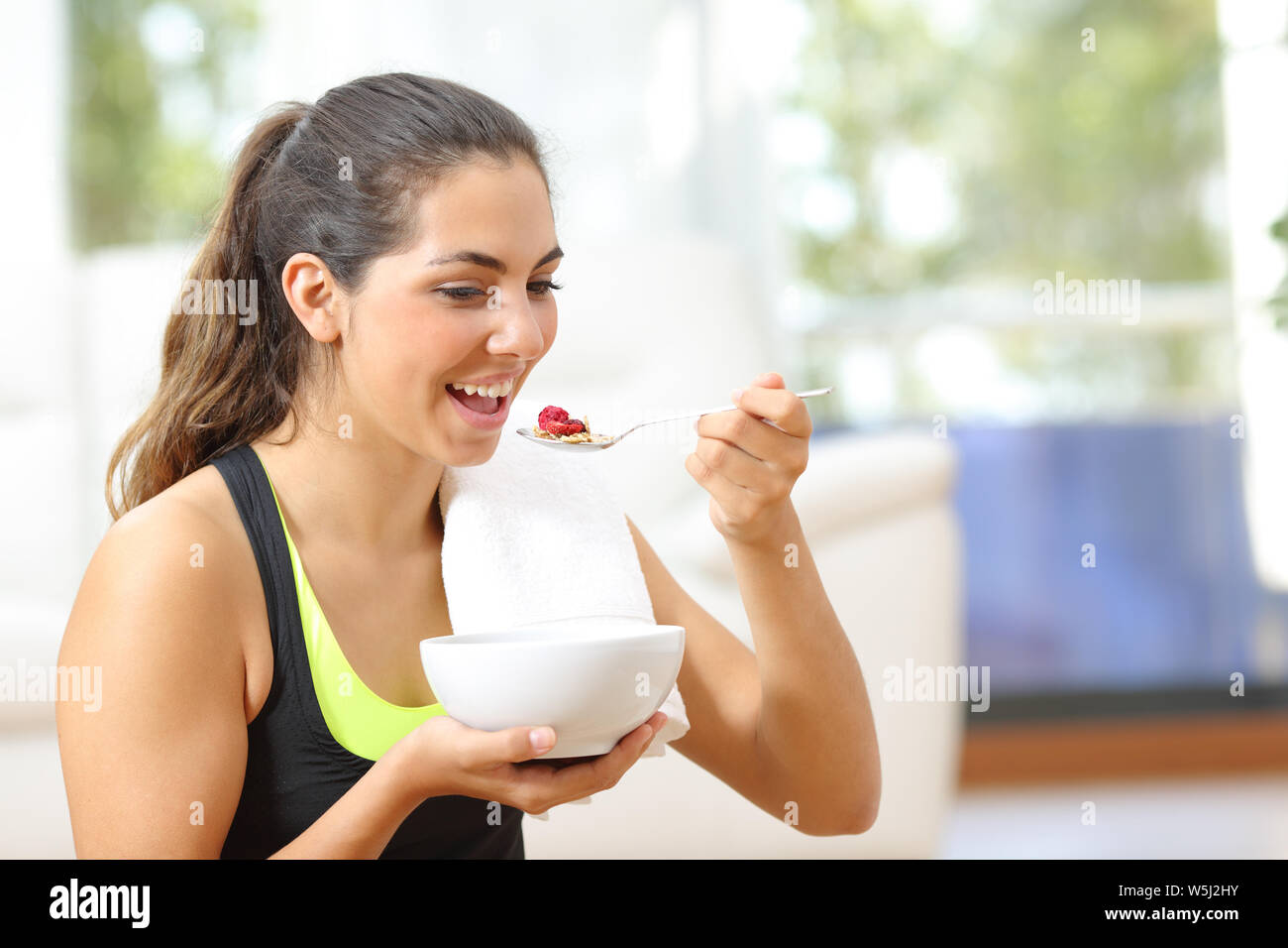 Young athlete eating fruit at sport hi-res stock photography and images ...