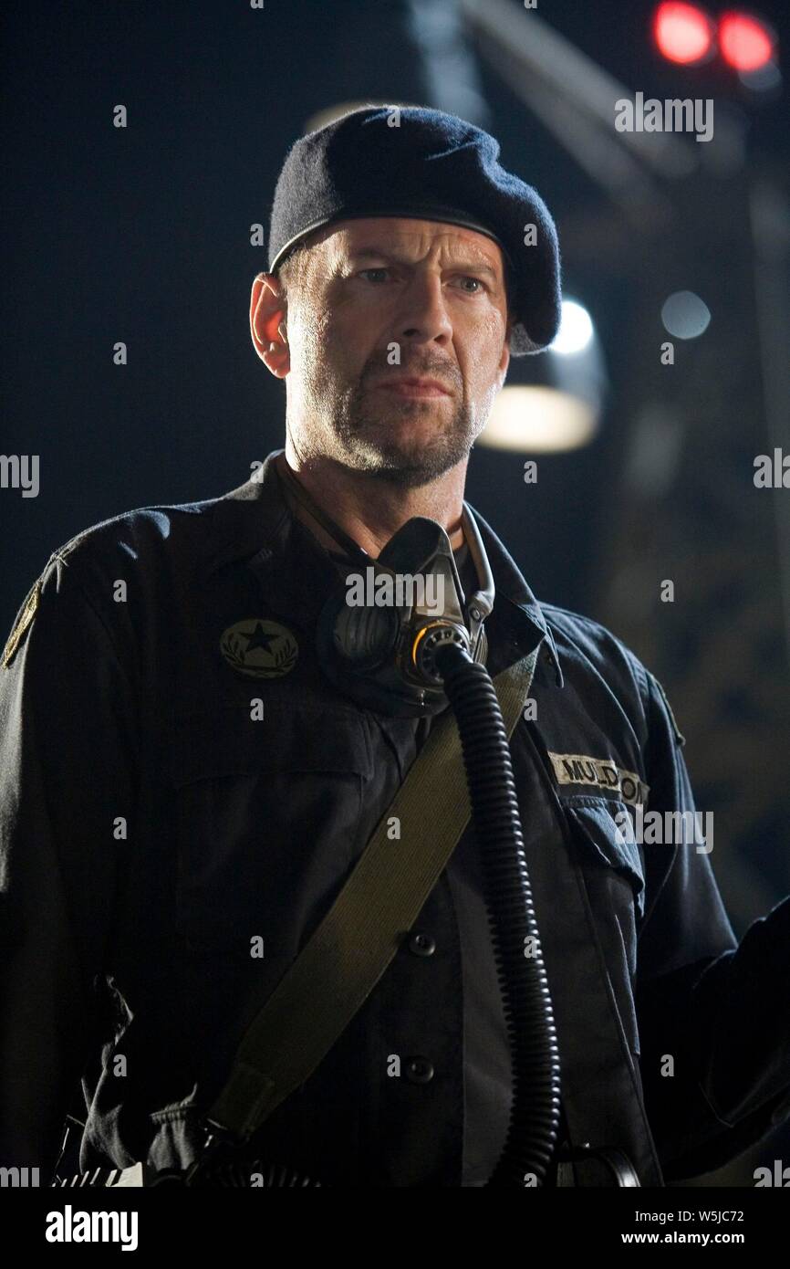 BRUCE WILLIS in GRINDHOUSE (2007) -Original title: GRINDHOUSE-PLANET TERROR-, directed by ROBERT RODRIGUEZ. Credit: DIMENSION FILMS/A BAND APART/BIG TALK PRODUCTIONS/DARTMOUTH / Album Stock Photo