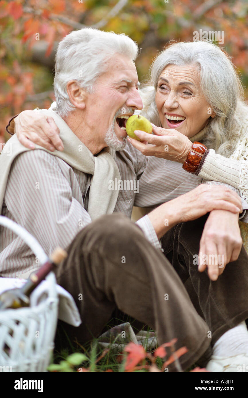 Senior old age people sit hi-res stock photography and images - Alamy