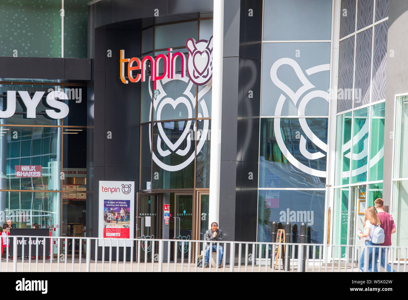 Fountain park hires stock photography and images Alamy