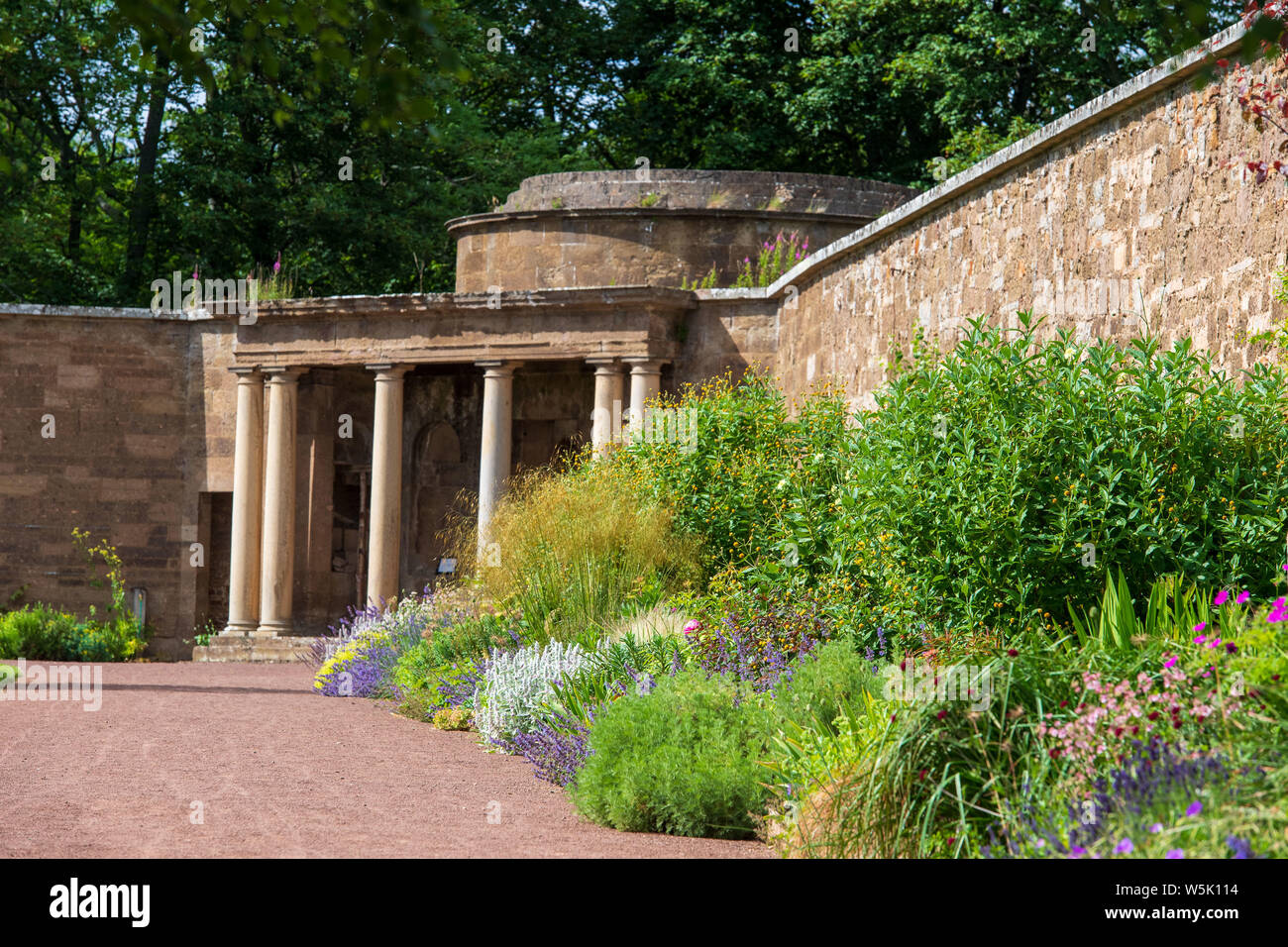 Walled garden hi-res stock photography and images - Alamy